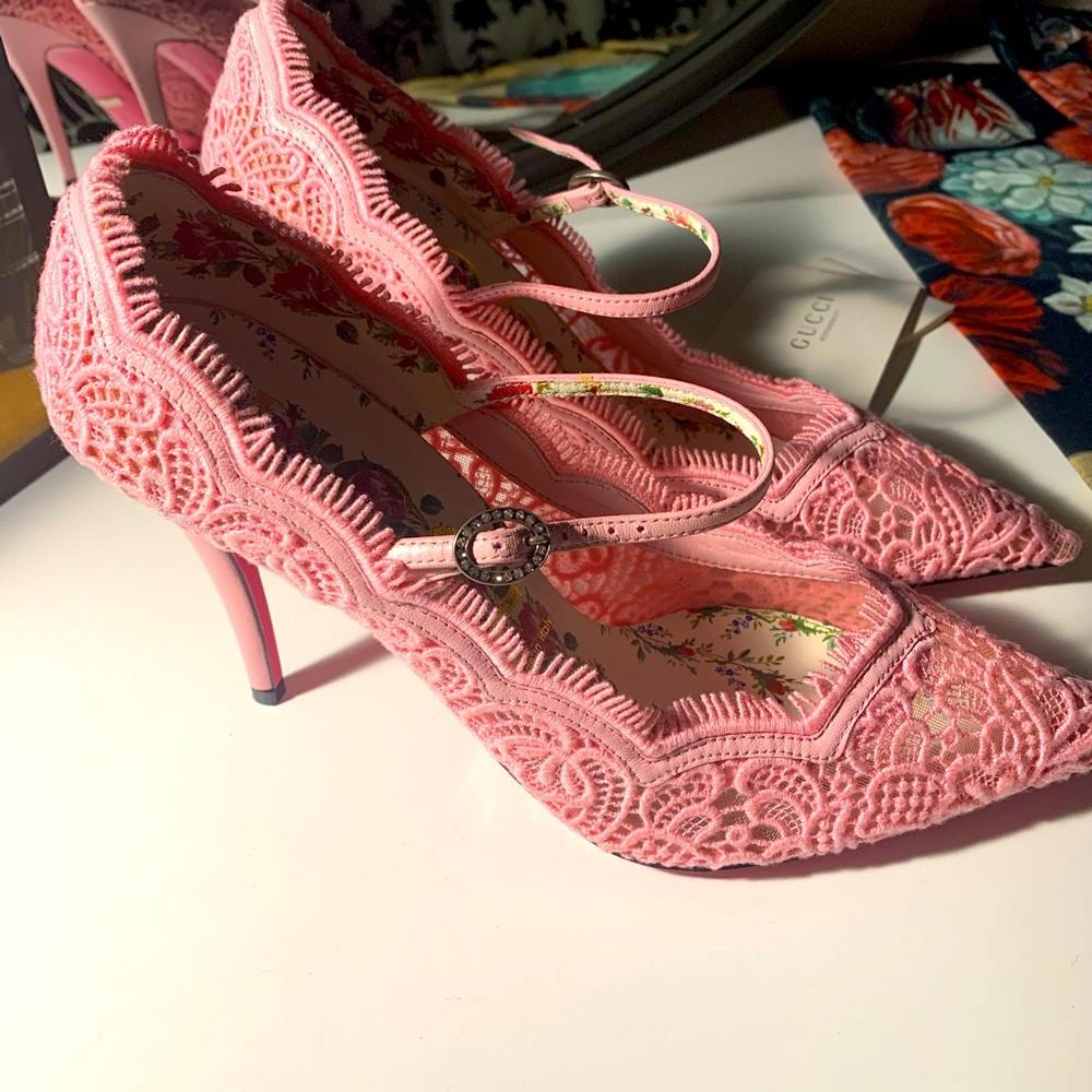 Women’s Authentic Gucci Lace Heels